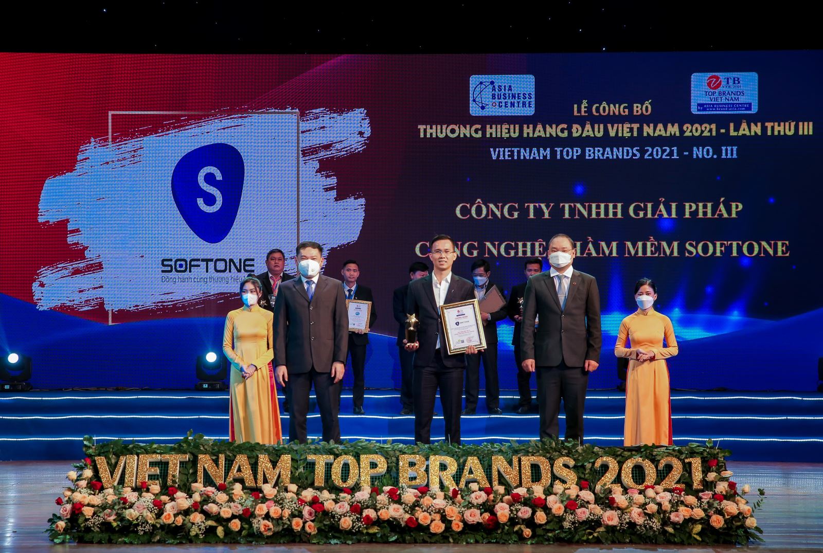 SoftOne vinh dự nhận giải thưởng Thương hiệu hàng đầu Việt Nam